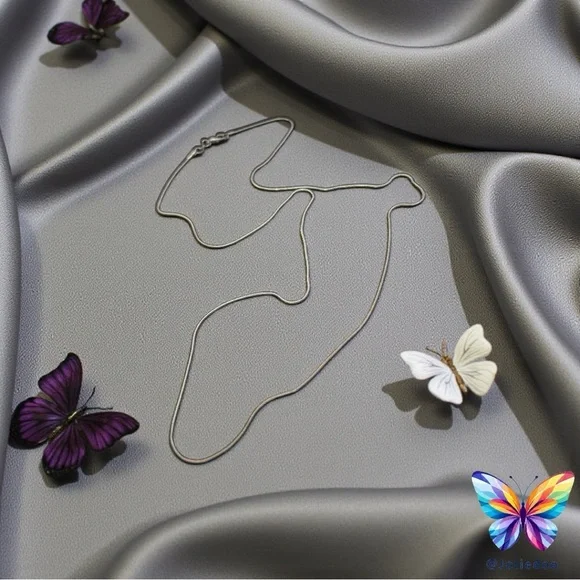 Elegant Silver Chain Necklace by Links - Picture 2 of 3